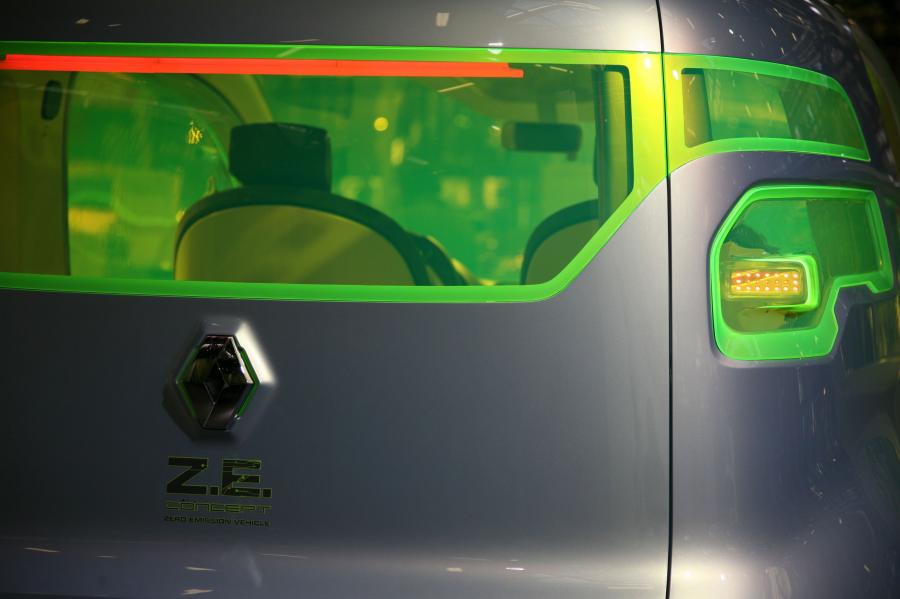  Renault Z.E. Concept 2008 года  (фото 30 из 90)